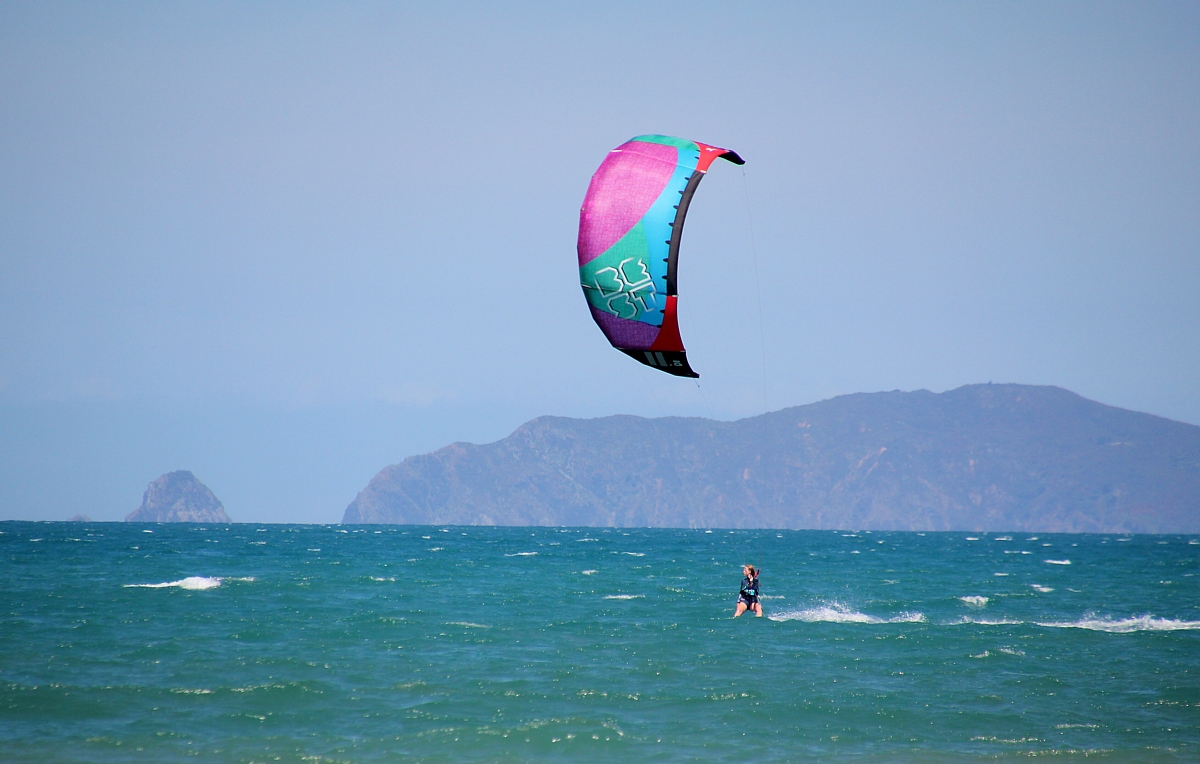 kite surfer kite surfer
